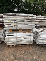 Déchets de profilés de fenêtre en uPVC Profilés en plastique PVC recyclé Déchets de PVC