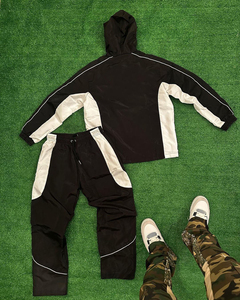 Conjunto Deportivo Personalizado de 2 Piezas, Chaqueta con Cremallera y Pantalones Acampanados, 100% Nailon, Líneas Reflectantes, Nuevo Diseño, Cortavientos Extra Grande para Hombre - Product Image 3