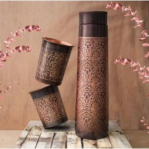 Une bouteille d'eau en cuivre fabriquée à la main et écologique, parfaite pour la consommation quotidienne d'eau, favorise la santé immunitaire et la désintoxication naturelle - Product Image 6