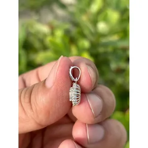 Colgante de Piedra Lunar Arcoíris Natural en Forma de Flor, Plata de Ley 925 con Baño de Rodio, Joyería Artesanal para Mujer, Proveedor Mayorista - Product Image 2