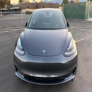 Tesla Model 3 Long Range AWD d'occasion propre, année 2022 - Product Image 1