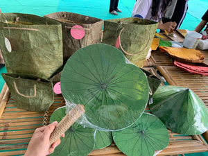 พัดลมมือถือดอกบัวของแท้/ผสมผสานงานศิลปะที่ใช้งานได้/ผลิตในเวียดนาม - Product Image 3