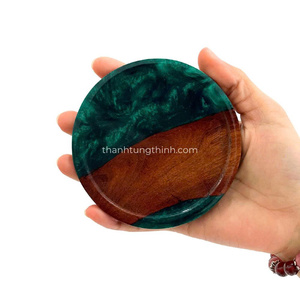 Posavasos de madera de resina epoxi de lujo de tendencia Utensilios de cocina ecológicos Patrón único Hecho en Vietnam - Product Image 5