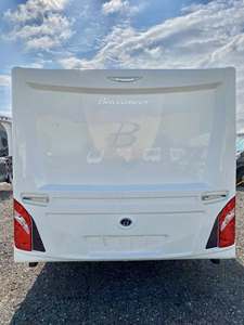 Exclusiva Caravana Mini Pop-up Moderna Usada en Venta, 4x4, 4 Plazas, Impermeable, Suspensión Independiente, Estilo Moderno, RV - Product Image 4