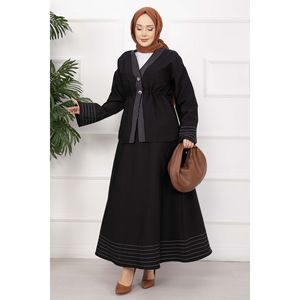 Conjunto de Chaqueta y Falda con Ribete a Rayas Negras y Decoración de Botones - Product Image 1