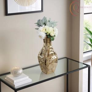 Jarrón de Metal Hecho a Mano con Acabado Único, Ideal para Regalos y Decoración - Product Image 1