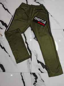 PANTALÓN LARGO BÁSICO CON ESTAMPADO DE LEÓN COLORIDO DE POLAR SÓLIDO DE POLIÉSTER 100% PARA HOMBRE WIHY BLANCO NEGRO RAYAS EN EL LATERAL - Product Image 3