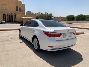 2018 LE XUS ES350 V6 4WD GCC sièges en cuir à volant gauche d'occasion ACC régulateur de vitesse émission Euro6 - Product Image 5