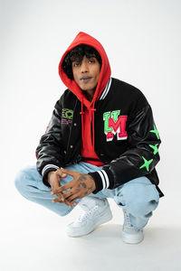 Chaqueta de bombardero universitaria de 15 modas para hombres y mujeres Mangas de cuero de cuerpo de lana Bordado personalizado y chaquetas OEM de chenilla - Product Image 3