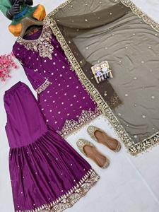 ชุดเดรสงานปาร์ตี้สไตล์อินเดียสำหรับผู้หญิง ขายส่ง เสื้อผ้าชาติพันธุ์ ชุดปาลาซโซผ้าจอร์เจตต์สองสี ตกแต่งเลื่อมและงานปัก พร้อมผ้าคลุมไหล่ - Product Image 3