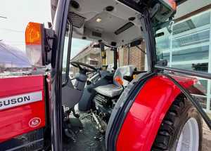 รถแทรกเตอร์ Massey Ferguson 2860M ปี 2023 สภาพใหม่/มือสอง แบบมีห้องโดยสาร ขับเคลื่อน 4 ล้อ พร้อมอุปกรณ์ตักดิน ตักไม้ และล้อเลื่อน  เครื่องยนต์ 60 แรงม้า  อะไหล่ MOOG - Product Image 5