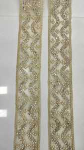 Fleurs sur mesure brodées à la main en neuf couleurs dans des motifs ethniques à des fins diverses et de différentes tailles - Product Image 5