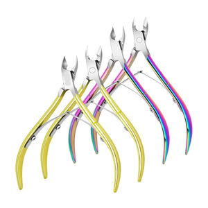 Coupe-cuticules en acier inoxydable de qualité supérieure, durable, avec une large ouverture de mâchoire et une lame incurvée pour les soins personnels - Product Image 1
