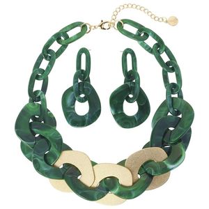 Gargantilla cubana de resina de estilo de diseñador con cierre Gargantilla cubana elegante con epoxi de resina para un aspecto elegante - Product Image 6