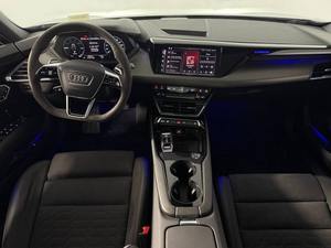 Auto Usado Confiable, Audi e-tron GT Premium Plus 2024, Sedán 4 Puertas con Tracción en las Cuatro Ruedas - Product Image 3