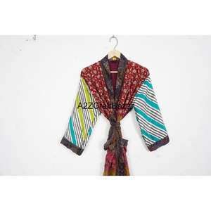 Bata Kimono Boho de Seda 100% Hecha a Mano con Parches Suaves para Mujer, Cuello en V, Cierre con Cordón, Manga Larga, Logotipo Estampado - Product Image 2