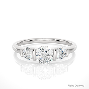 แหวนหมั้นเพชรแบบกลมตัดในแล็บ0.54 CT สีขาวทองของขวัญครบรอบสามชิ้นสำหรับแหวนเพชร CVD ของเธอ - Product Image 1