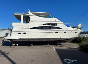 2004 C-a-r-v-e-r 466 M-o-t-o-r Y-a-c-h-t - Product Image 3