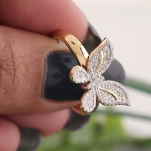 แหวนเพชรทรงกลมเจียระไนแบบบริลเลียนท์  ที่ได้รับการรับรองจาก IGI  ผลิตจากเพชรที่เพาะเลี้ยงในห้องปฏิบัติการ  สไตล์ฮิปฮอป  ประดับเพชรแบบช่อง  รูปทรงผีเสื้อ  สำหรับผู้หญิง  ใส่ไปงานปาร์ตี้ - Product Image 4