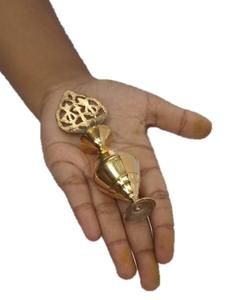 Caja dorada hecha a mano Pital Sindoor Dibbi Kumkum con palo y pieza decorativa Surmedani - Product Image 4