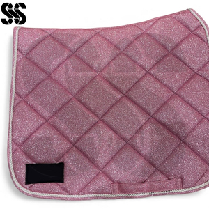 Ensemble de tapis de selle pour cheval matelassés, durables, de couleur rose brillante, de qualité supérieure, confortables, respirants, couleurs personnalisées - Product Image 5