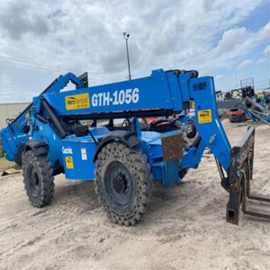 Chariot télescopique tout-terrain Genie GTH 1256 de 2 tonnes, 4x4, à moteur diesel, pour travaux de construction - Product Image 2