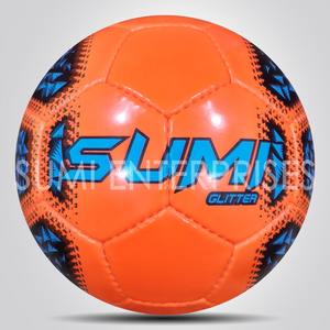 ฟุตบอลฝึกซ้อมแบบ High Visibility Finish ช่วยให้ติดตามลูกบอลได้ง่ายในระหว่างการฝึกซ้อมที่รวดเร็วและในช่วงฝึกซ้อมกลางคืน - Product Image 5