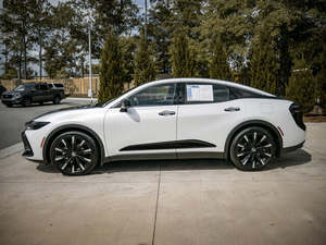 Toyota Crown Platinum AWD 2023 en Venta / Disponible para la Venta con Bajo Kilometraje, Motor en Perfecto Estado, Auto Usado sin Accidentes, Híbrido - Product Image 2