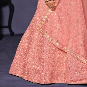 Lehenga Choli de Seda Malai con Bordado Zari Rosa - Product Image 5