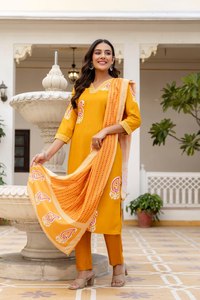 Ensemble Kurti en coton élégant en gros avec pantalon confortable et dupatta fluide, exclusif pour les commandes en gros et les détaillants - Product Image 3