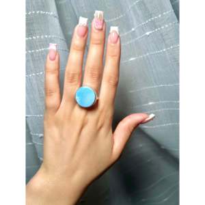 Anillo de Moda Carlos Francisco Golden Hill con Turquesa y Plata de Ley, Talla 8, Engaste de Bisel, Moderno y Elegante, Regalo Perfecto - Product Image 5