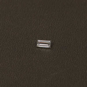 Piedra suelta certificada de color CVD EF de diamante cultivado en laboratorio de corte Baguette de 0,9 quilates para múltiples usos - Product Image 1