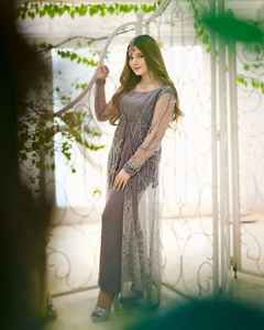 Shalwar Kameez en soie pakistanaise pour occasions formelles |   Style Maxi - Product Image 2