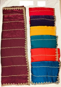 Charmant saree en mousseline de soie en mélange d'organza avec une belle broderie et une finition festonnée prêt pour l'exportation en gros - Product Image 6