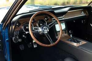 8F01C134102 Voiture de sport américaine d'occasion, modèle Fastback Muscle Car classique de 1968, moteur V8, coupé performant, véhicule de collection vintage, faible kilométrage - Product Image 3