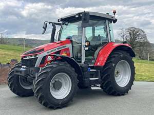 รถแทรกเตอร์มือสอง ปี 2022 ยี่ห้อ Massey Ferguson รุ่น 4710M 180 แรงม้า พร้อมคอนโซลเบาะคนขับและห้องโดยสาร อุปกรณ์สำหรับงานเกษตร - Product Image 3