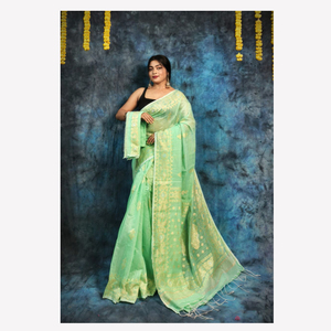 Sari Exclusivo Tejido a Mano con Telar Khadi, Teñido Liso, Ecológico, de Secado Rápido y Ligero para Vestidos, Prendas y Accesorios - Product Image 1