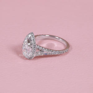 Élégante bague de mariage en or blanc 14 carats avec une superbe clarté VVS Moissanite Diamonds Direct Factory Wholesale Jewelry - Product Image 3