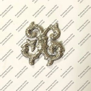 แผ่นปะติดโลโก้ฟุตบอลสำหรับเย็บติดบนหมวกผ้าถักเปียปักตัวอักษรตามสมัยนิยม - Product Image 1