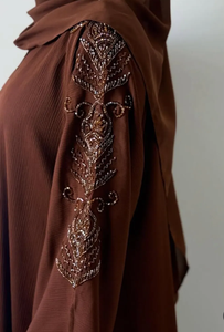 Elegante Abaya Negra con Detalles de Cristales y Cuentas en las Mangas, Tela Premium, Mejor Precio al por Mayor, Diseño de Abaya para Eid - Product Image 3