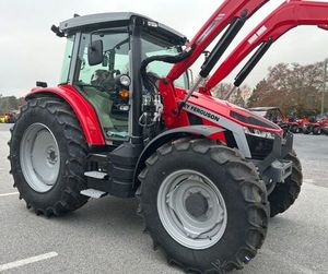 Tractor Utilitario Massey Ferguson MF 5S.135 de 135HP, 4WD, Gama Media, Motor AGCO, Transmisión Dyna 6, Componente de Bomba Principal - Product Image 5