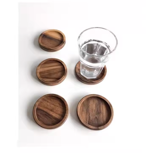 Sous-verres décoratifs en bois de noyer, dessous de verre en bois naturel et coussinets, Crescent Crafts par Crescent Crafts - Product Image 4