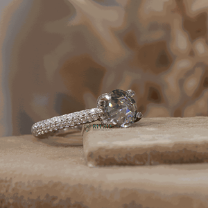 Anillo de Boda de Plata de Ley con Moissanita Cultivada en Laboratorio de 1.50 Quilates, Corte Redondo, Color Blanco Grisáceo, Estilo Vintage, Engaste de Garras, para Mujer - Product Image 4