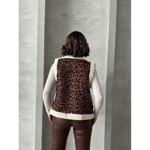 Chalecos y Chaquetas de Felpa para Mujer al por Mayor - Product Image 3