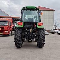Tracteur agricole 4 roues de 80 CV, 90 CV, 100 CV avec lame de déneigement avant robuste à commande hydraulique pour le dégagement des routes et des champs
