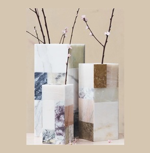 Jarrón de Flores de Mármol de Diseño Artesanal de Marca Privada para Decoración Floral que Agrega Encanto Artístico al Interior del Hogar - Product Image 4
