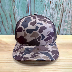Gorra de camionero ajustable de 5 paneles con logotipo de parche de cuero, fabricada en Vietnam, atuendo vintage e informal, venta al por mayor - Product Image 4