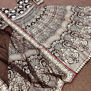 Nueva Colección de Verano de Fabzone, Vestido Paquistaní Gujarati, Vestido Meti Mágico con Bordado Zari, Dupatta de Malla Suave, Algodón Indio de Moda - Product Image 1