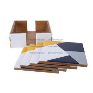 Juego de posavasos cuadrados de madera de haya para taza de té, monograma de madera natural grabable, posavasos cuadrados de madera y resina con logotipo - Product Image 1