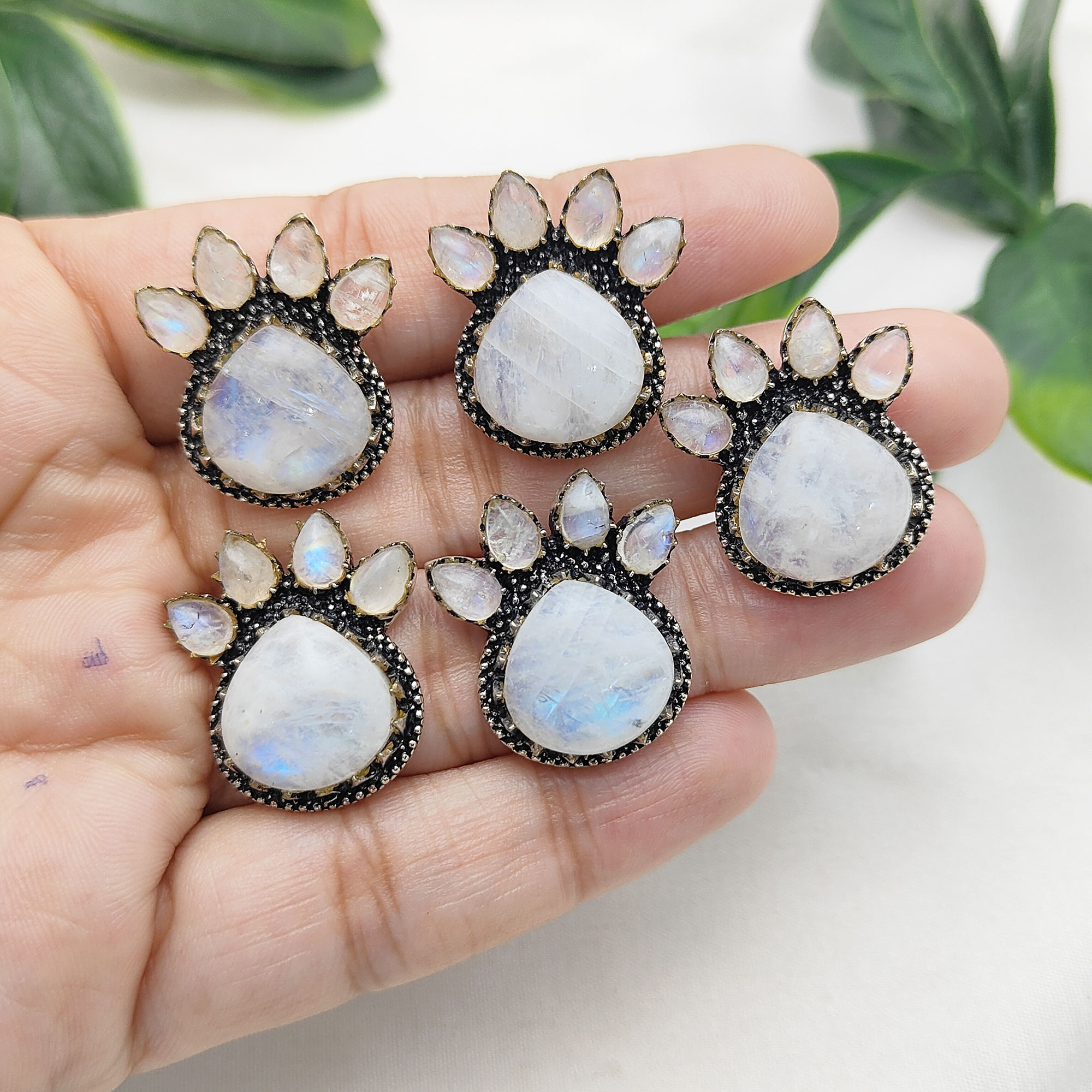 มูนสโตนสีรุ้ง